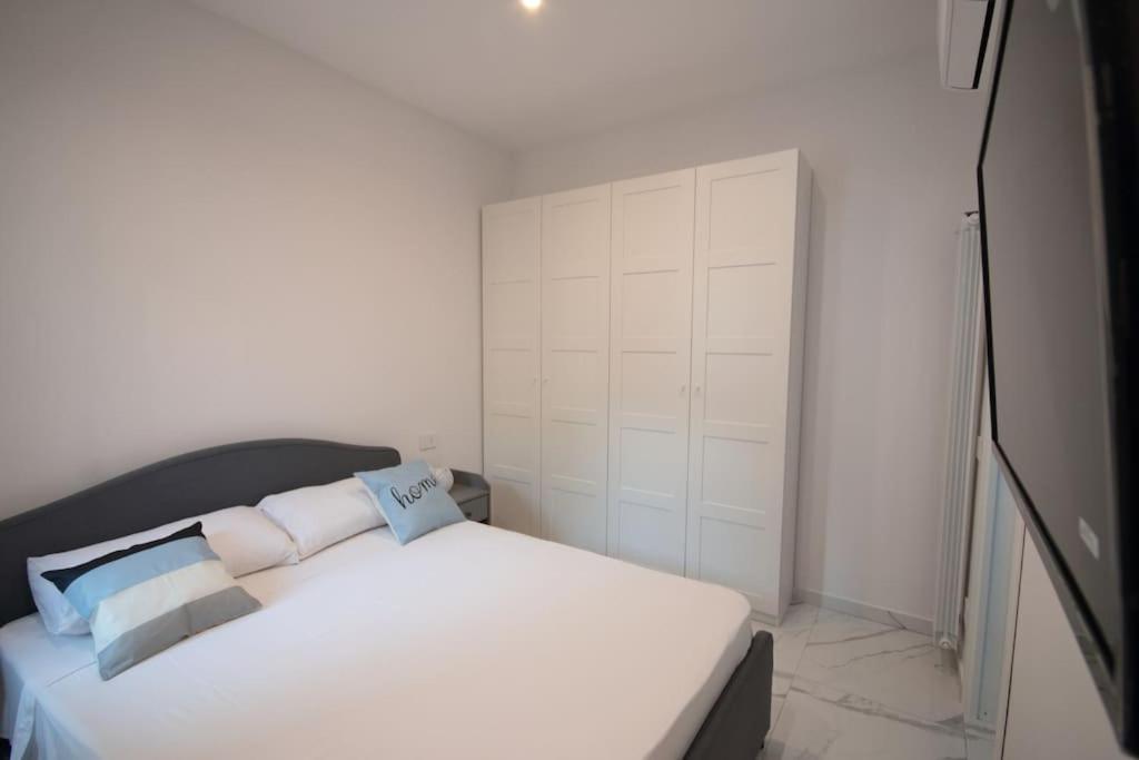 Chiaia Arcoleo House - Sofia Apartment เนเปิลส์ ภายนอก รูปภาพ