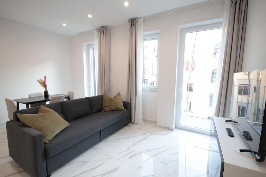 Chiaia Arcoleo House - Sofia Apartment เนเปิลส์ ภายนอก รูปภาพ